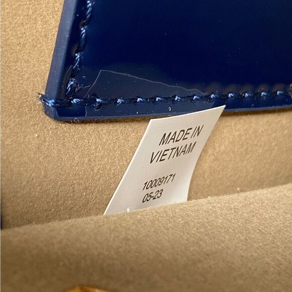 Tory Burch Robinson T Monogram Convertible Shoulder Bag - Picture 13 of 14